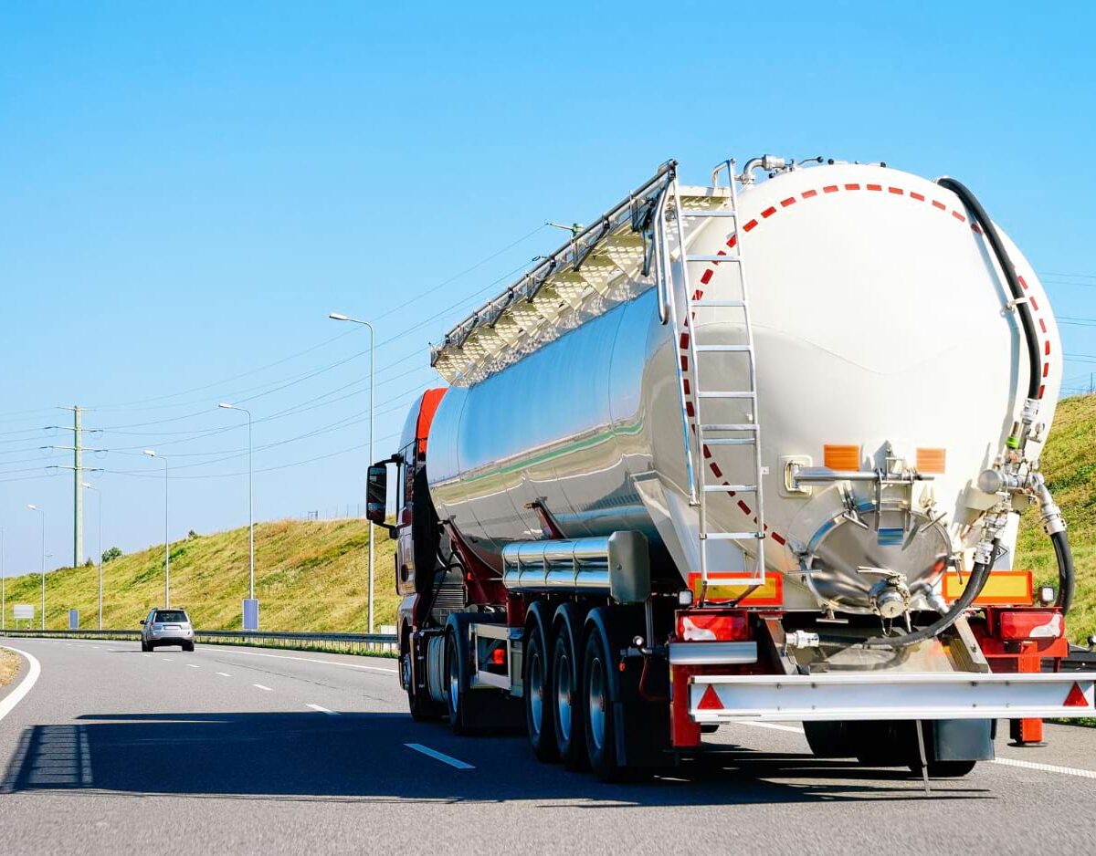 transport mleka cysterną